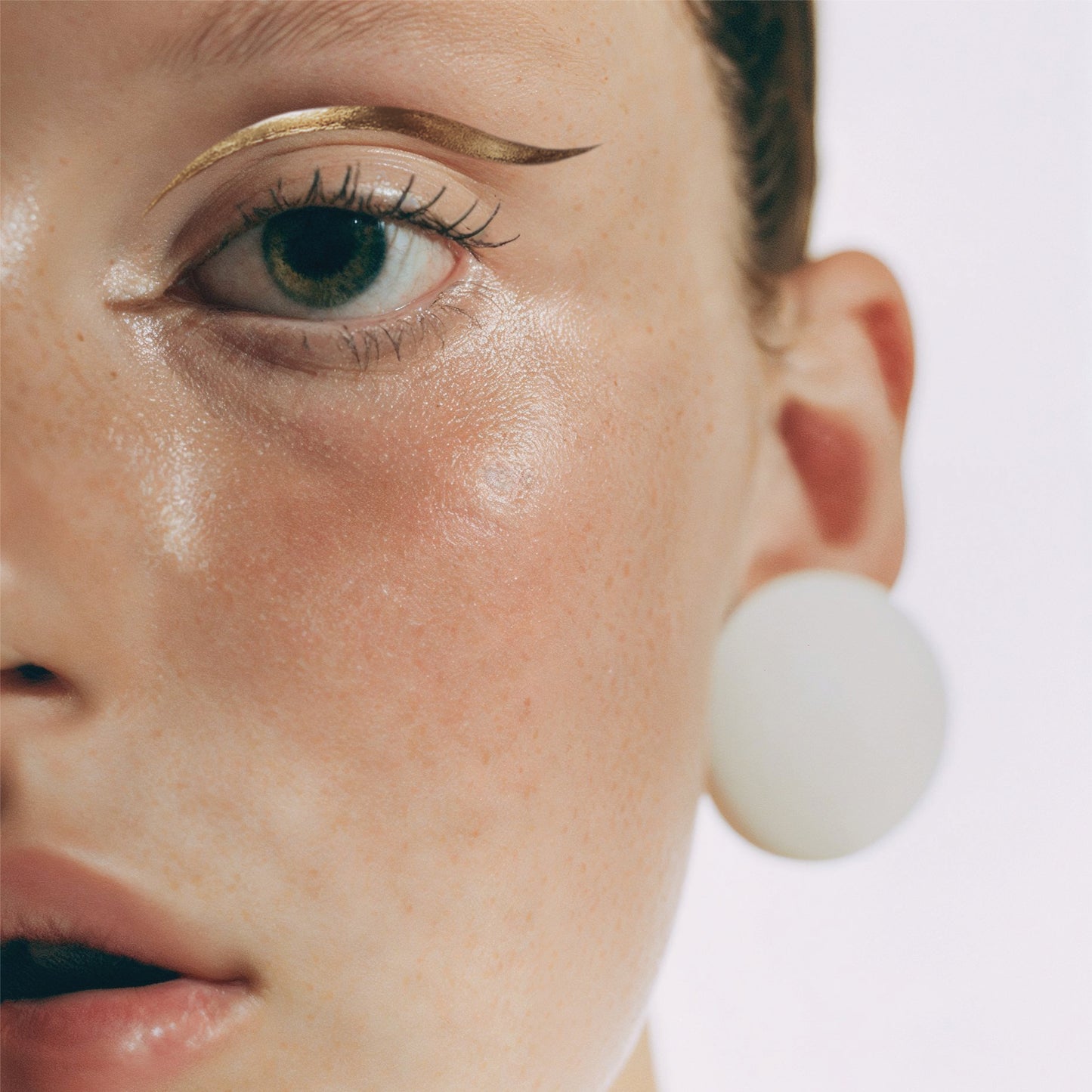 Golden Wing Eyeliner